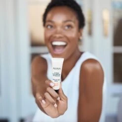 AHAVA CC Cream Color Correction 17 AHAVA CC Cream Color Correction -Bobbi Brown || Lancome || Clinique Soldes Magasin ahava cc cream color correction cc creme pour un teint unifie 7