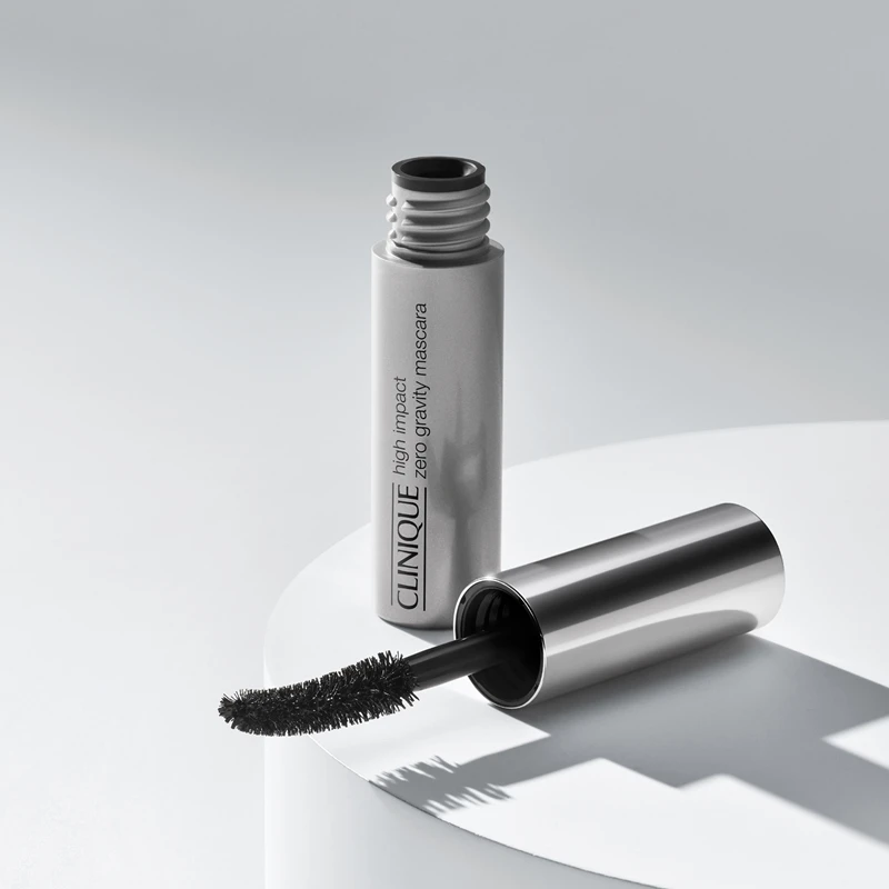 Clinique High Impact™ Zero Gravity Mascara 4 Clinique High Impact™ Zero Gravity Mascara – Image 2