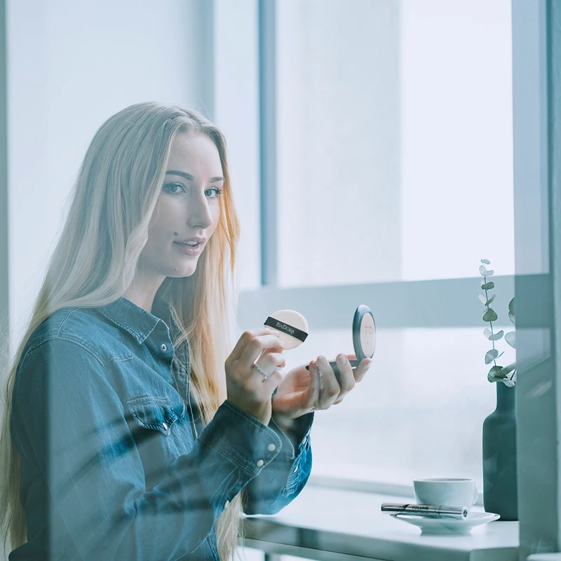 IsaDora Velvet Touch Sheer Cover 6 IsaDora Velvet Touch Sheer Cover – Image 4