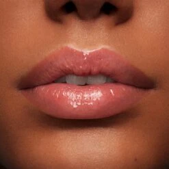 Lancome Lancôme L&apos;Absolu Gloss Rôsy Plump -Bobbi Brown || Lancome || Clinique Soldes Magasin lancome labsolu gloss rosy plump brillant a levres volumisant 1