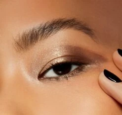 MAC Cosmetics Dazzleshadow 8 MAC Cosmetics Dazzleshadow -Bobbi Brown || Lancome || Clinique Soldes Magasin mac cosmetics dazzleshadow fard a paupieres scintillant 2