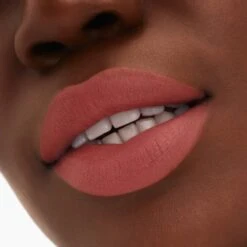 MAC Cosmetics Holiday Powdered Snow Kiss Lip Kit 14 MAC Cosmetics Holiday Powdered Snow Kiss Lip Kit -Bobbi Brown || Lancome || Clinique Soldes Magasin mac cosmetics holiday powdered snow kiss lip kit coffret cadeau pink teinte 5