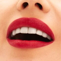 MAC Cosmetics Holiday Velvet Blur Stick 10 MAC Cosmetics Holiday Velvet Blur Stick -Bobbi Brown || Lancome || Clinique Soldes Magasin mac cosmetics holiday velvet blur stick rouge a levres mat hydratant 3