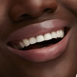 MAC Cosmetics Lustreglass Sheer-Shine Lipstick -Bobbi Brown || Lancome || Clinique Soldes Magasin mac cosmetics lustreglass sheer shine lipstick rouge a levres brillant 3