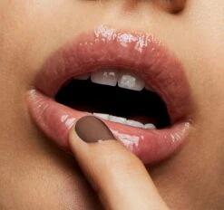 MAC Cosmetics Mini Lipglass Clear 9 MAC Cosmetics Mini Lipglass Clear -Bobbi Brown || Lancome || Clinique Soldes Magasin mac cosmetics mini lipglass clear brillant a levres 2