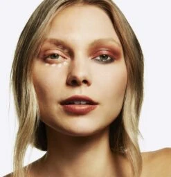 MAC Cosmetics Pro Longwear Concealer 10 MAC Cosmetics Pro Longwear Concealer -Bobbi Brown || Lancome || Clinique Soldes Magasin mac cosmetics pro longwear concealer correcteur liquide 2