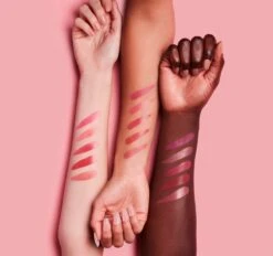 MAC Cosmetics Rethink Pink Lustreglass Lipstick 13 MAC Cosmetics Rethink Pink Lustreglass Lipstick -Bobbi Brown || Lancome || Clinique Soldes Magasin mac cosmetics rethink pink lustreglass lipstick rouge a levres brillant 5