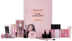 Makeup Revolution Advent Calendar You Are The Revolution -Bobbi Brown || Lancome || Clinique Soldes Magasin makeup revolution advent calendar you are the revolution calendrier de lavent 2