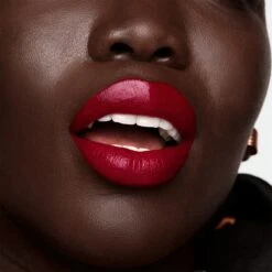 Smashbox Halloween Horror Collection Be Legendary Prime & Plush Lipstick 13 Smashbox Halloween Horror Collection Be Legendary Prime & Plush Lipstick -Bobbi Brown || Lancome || Clinique Soldes Magasin smashbox halloween horror collection be legendary prime plush lipstick rouge a levres cremeux 4