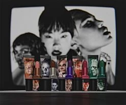 Smashbox Halloween Horror Collection Be Legendary Prime & Plush Lipstick 15 Smashbox Halloween Horror Collection Be Legendary Prime & Plush Lipstick -Bobbi Brown || Lancome || Clinique Soldes Magasin smashbox halloween horror collection be legendary prime plush lipstick rouge a levres cremeux 6