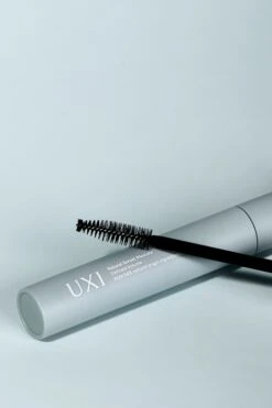 UXI BEAUTY Natural Serum Mascara -Bobbi Brown || Lancome || Clinique Soldes Magasin uxi beauty natural serum mascara mascara volume et definition 2