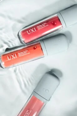 UXI BEAUTY Plumping Lip Gloss -Bobbi Brown || Lancome || Clinique Soldes Magasin uxi beauty plumping lip gloss brillant a levres volumisant a lacide hyaluronique 2