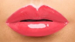 Yves Saint Laurent Vernis À Lèvres Vinyl Cream 10 Yves Saint Laurent Vernis À Lèvres Vinyl Cream -Bobbi Brown || Lancome || Clinique Soldes Magasin yves saint laurent vernis a levres vinyl cream brillant a levres texture cremeuse 1